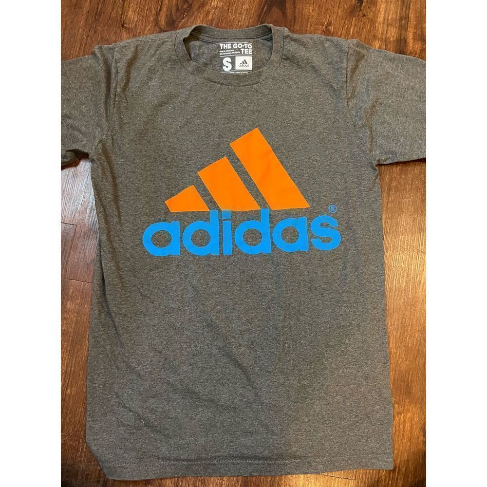 Adidas go to tee size small